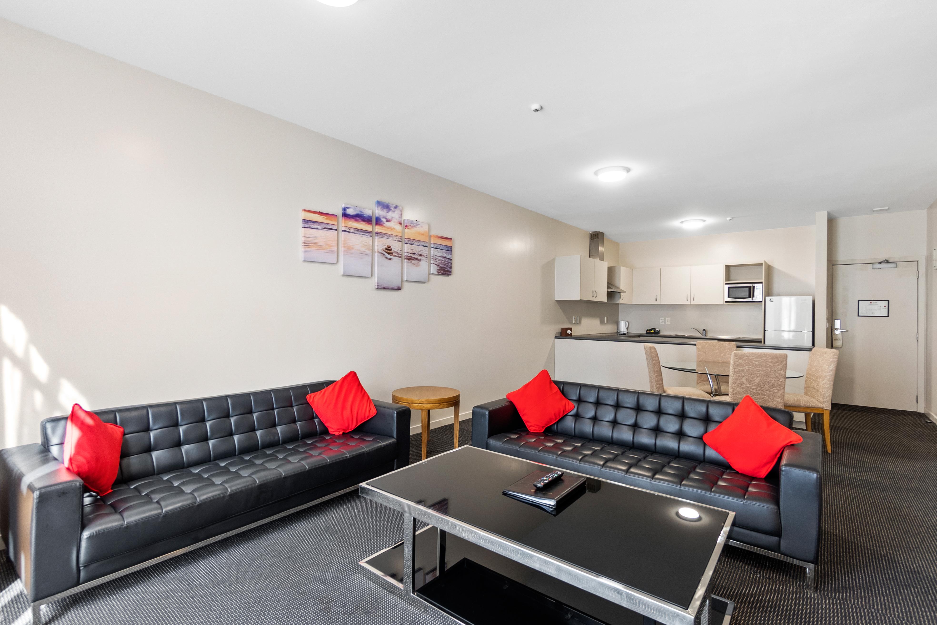 Ramada By Wyndham, Hamilton City Center Екстериор снимка
