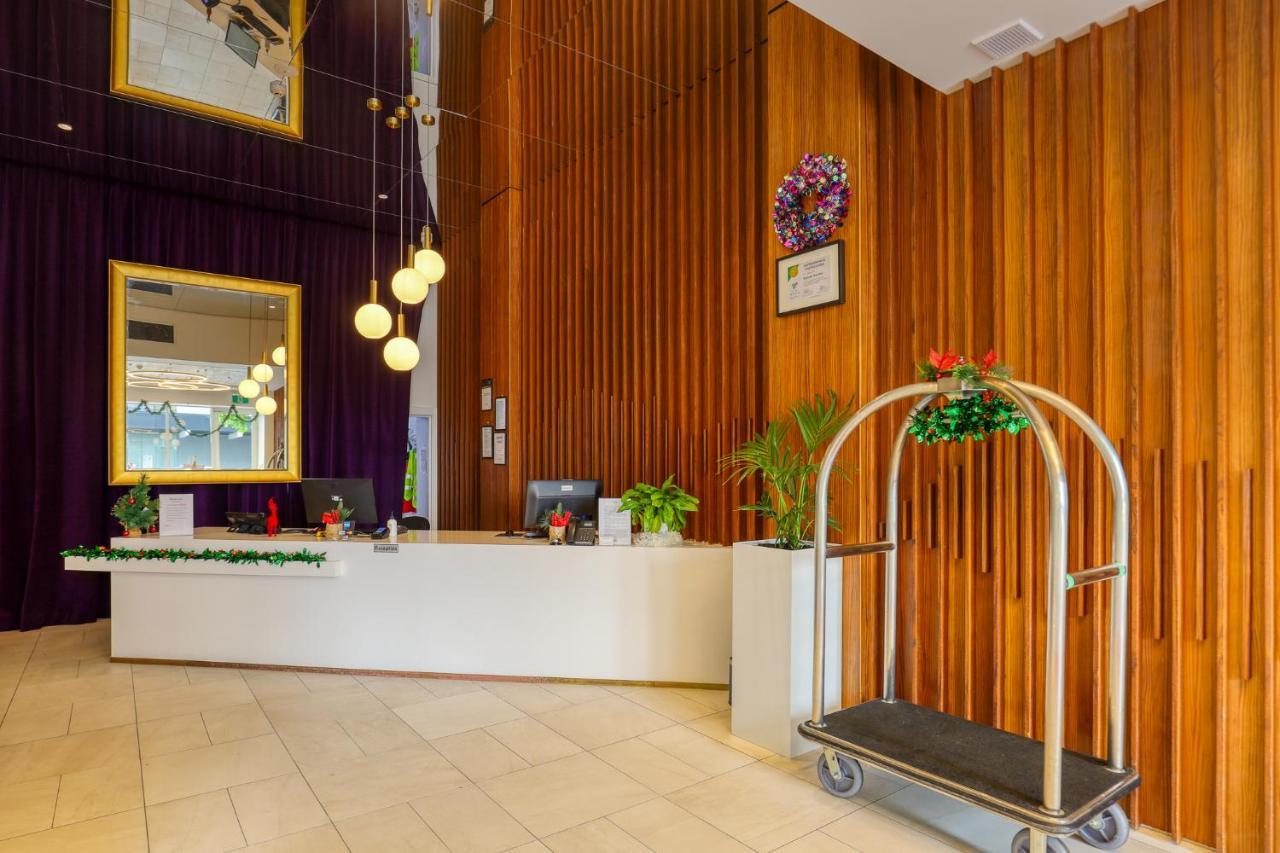 Ramada By Wyndham, Hamilton City Center Екстериор снимка